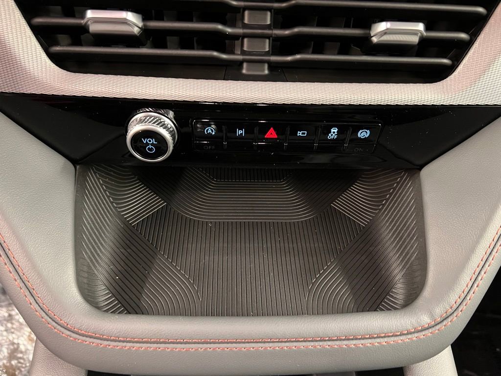New 2026 Ford Explorer Active w/ Active Comfort Package AWD/4WD image 15