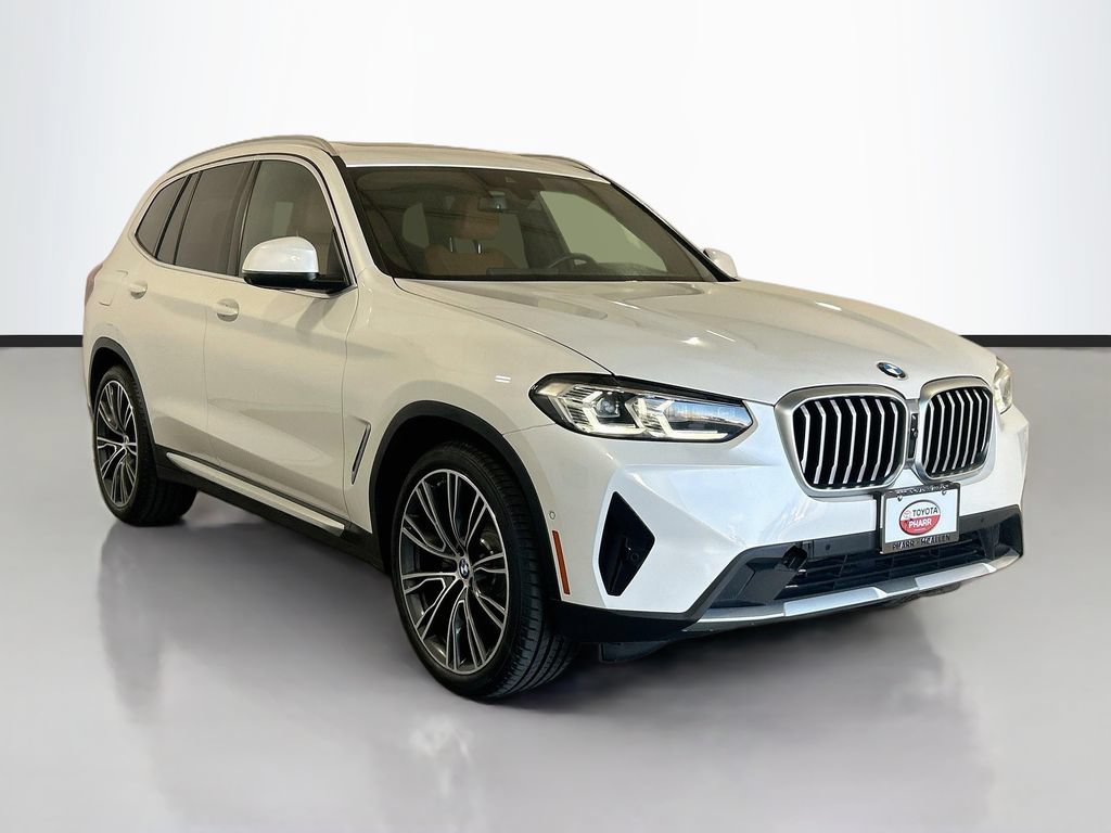 Used 2024 BMW X3 sDrive30i w/ Convenience Package RWD image 3