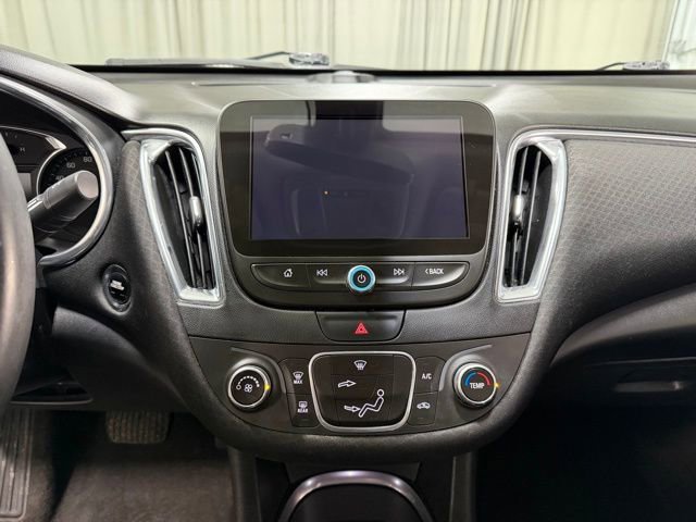 Used 2018 Chevrolet Malibu LT FWD image 13
