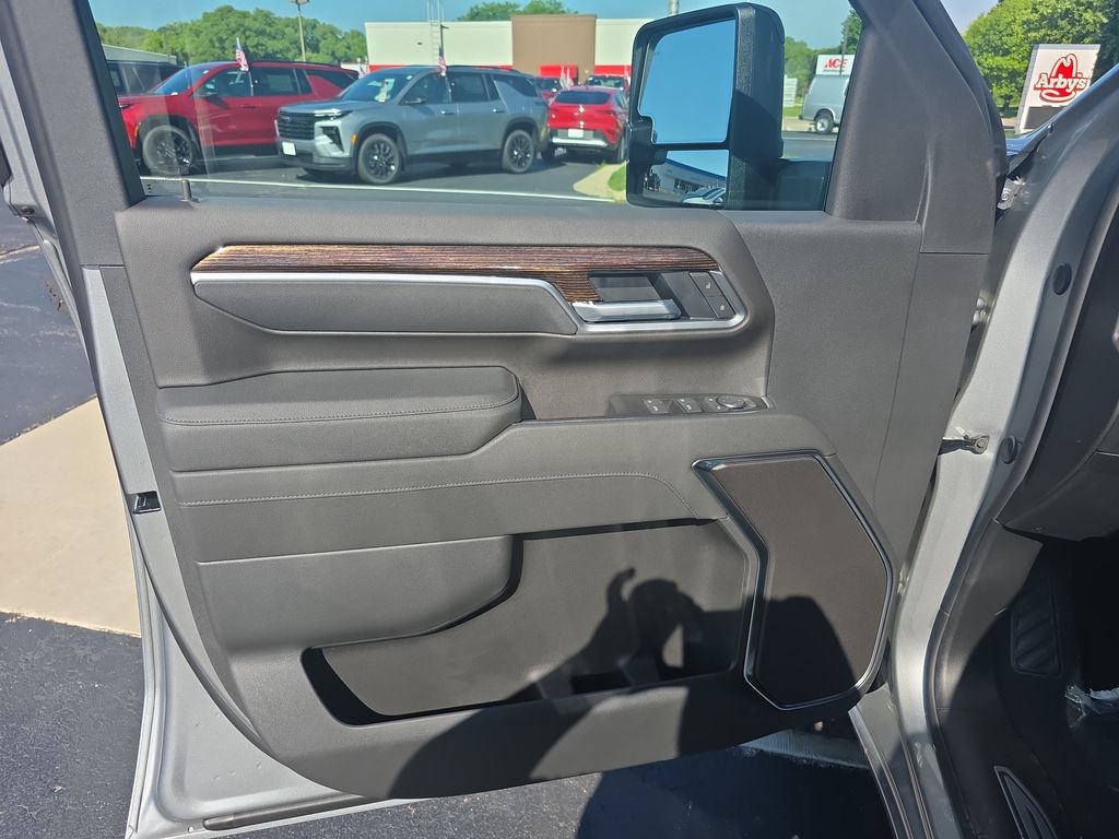 New 2026 GMC Sierra 2500 SLE AWD/4WD image 11