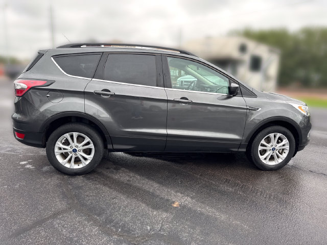 Used 2017 Ford Escape SE w/ Equipment Group 201A AWD/4WD image 6