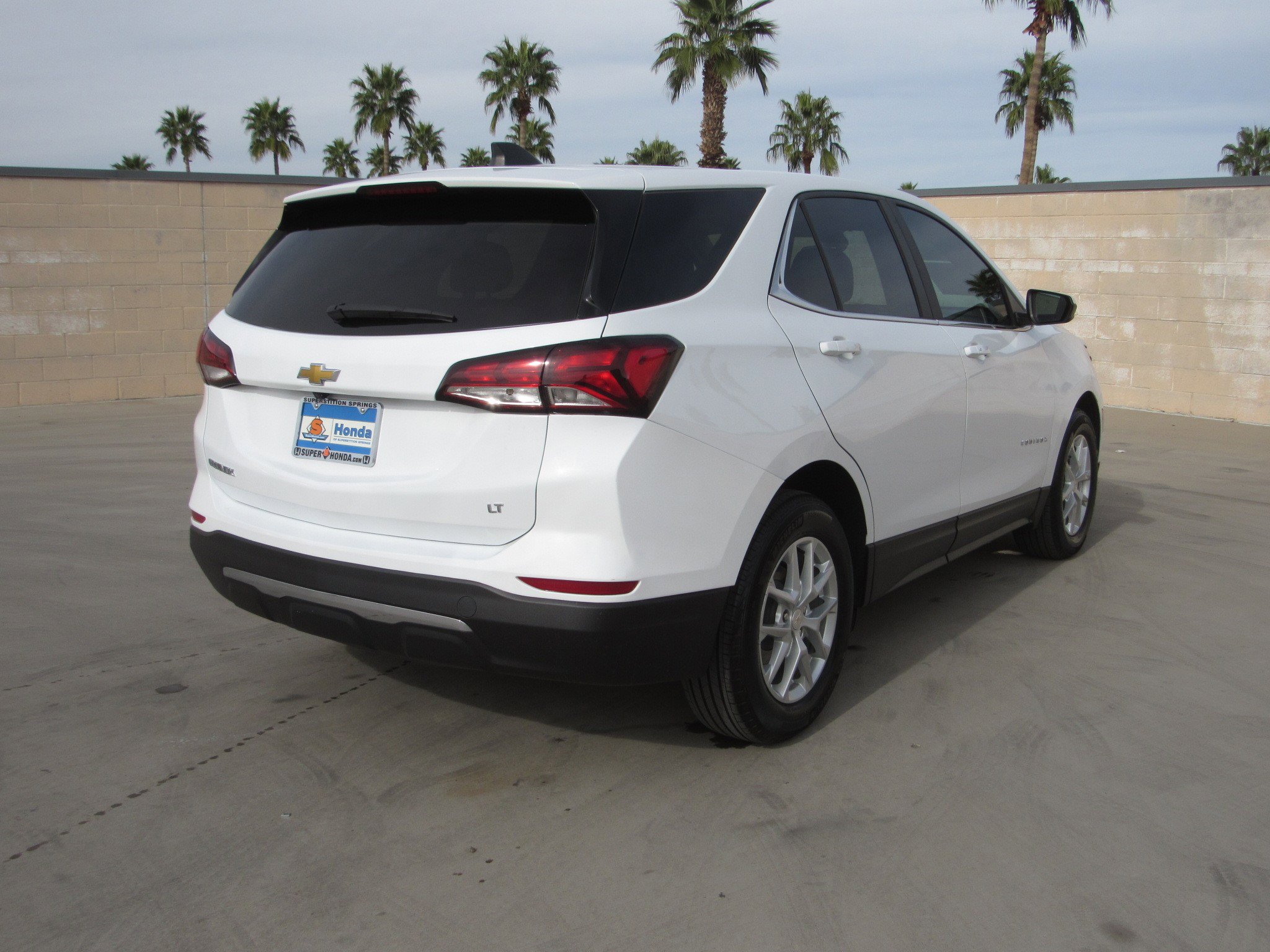 Used 2023 Chevrolet Equinox LT FWD image 5