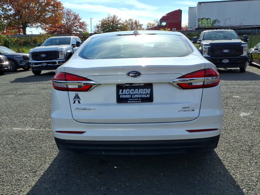 Used 2019 Ford Fusion SE FWD image 5