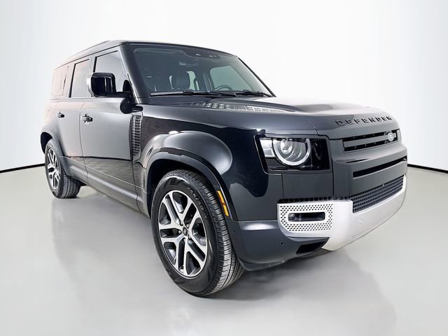 Used 2025 Land Rover Defender 110 S image 3