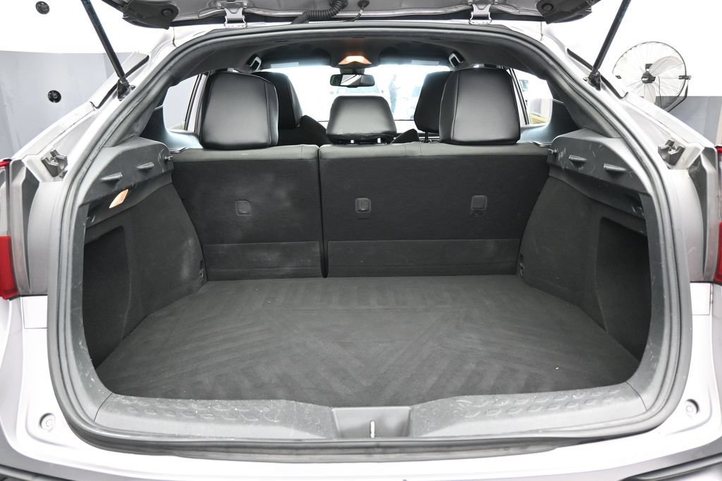 Used 2019 Toyota C-HR LE FWD image 31