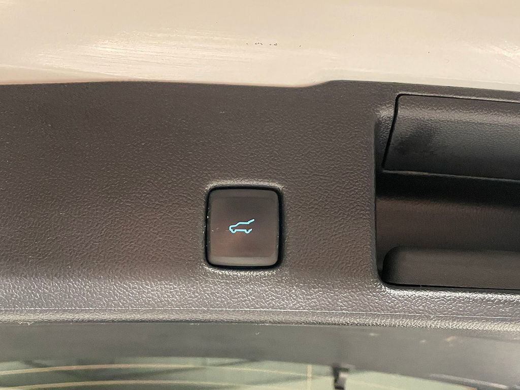 Used 2022 Ford Escape SEL w/ Technology Package image 13