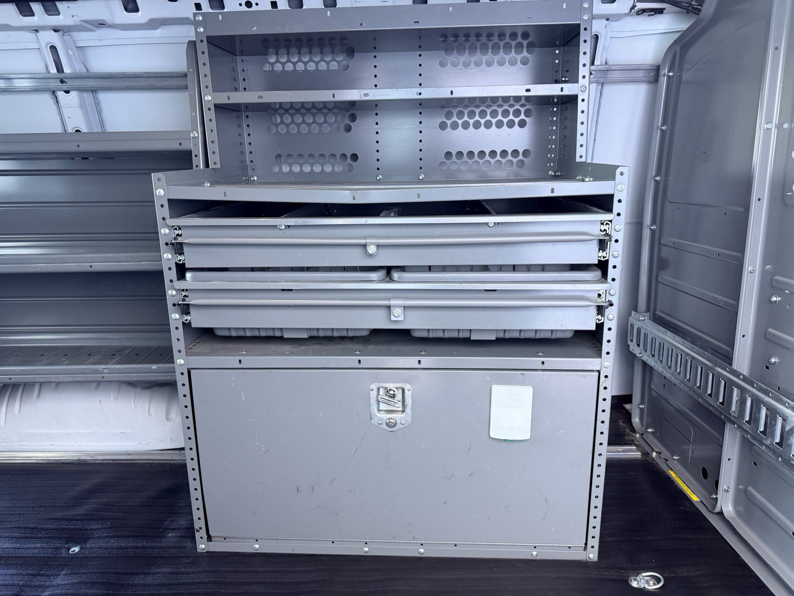Used 2015 Chevrolet Express 2500 RWD image 19