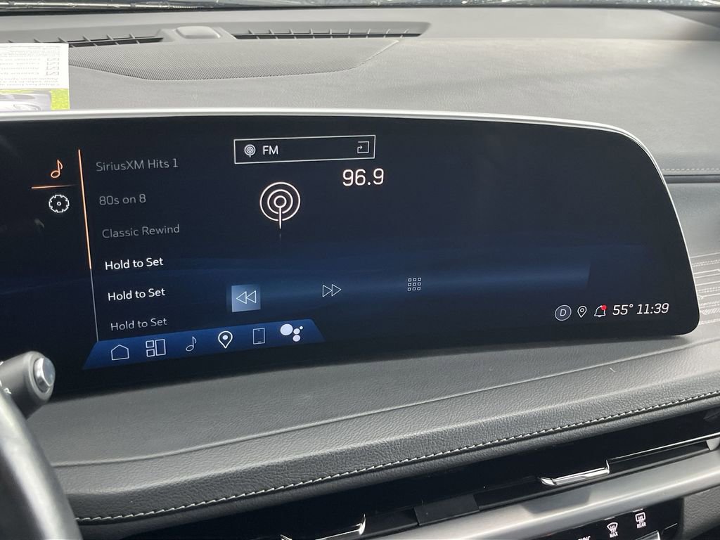 Used 2024 Cadillac XT4 Premium Luxury image 5