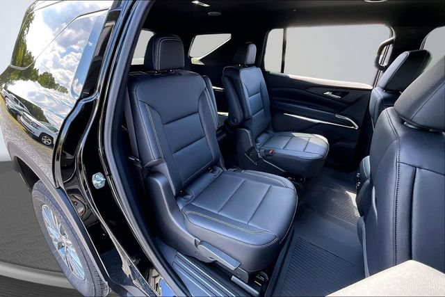 New 2027 Chevrolet Traverse LT w/ Driver Confidence Package FWD image 9