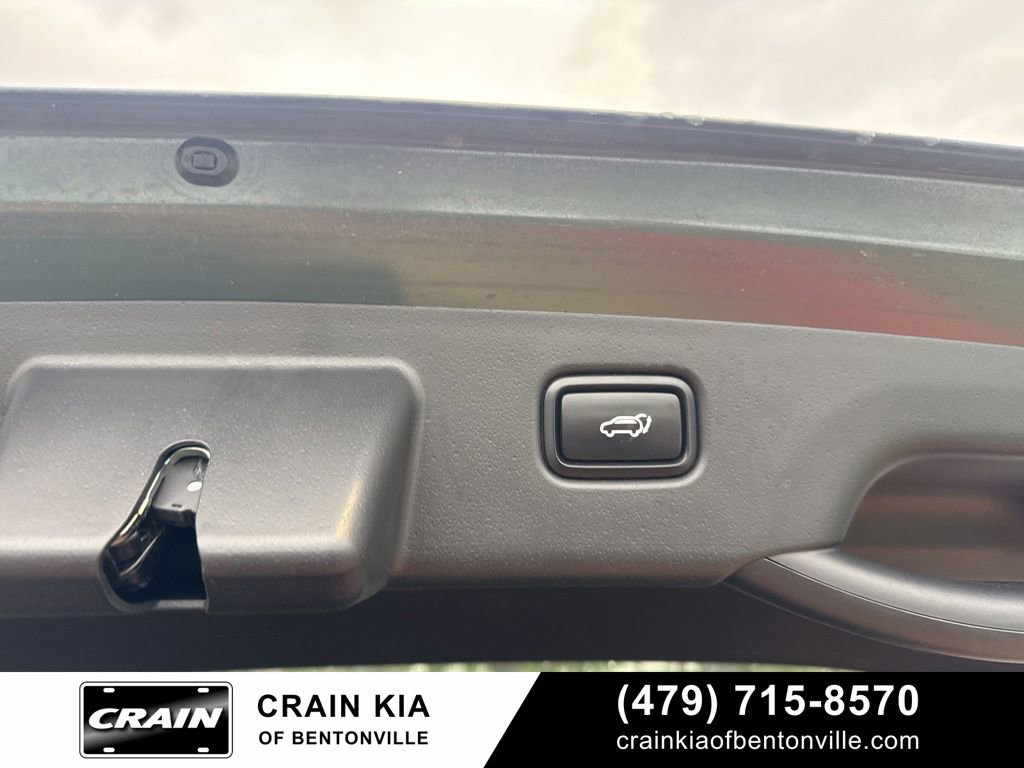 Used 2023 Kia Niro SX Touring image 15