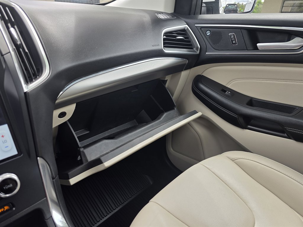 Used 2022 Ford Edge Titanium AWD/4WD image 30
