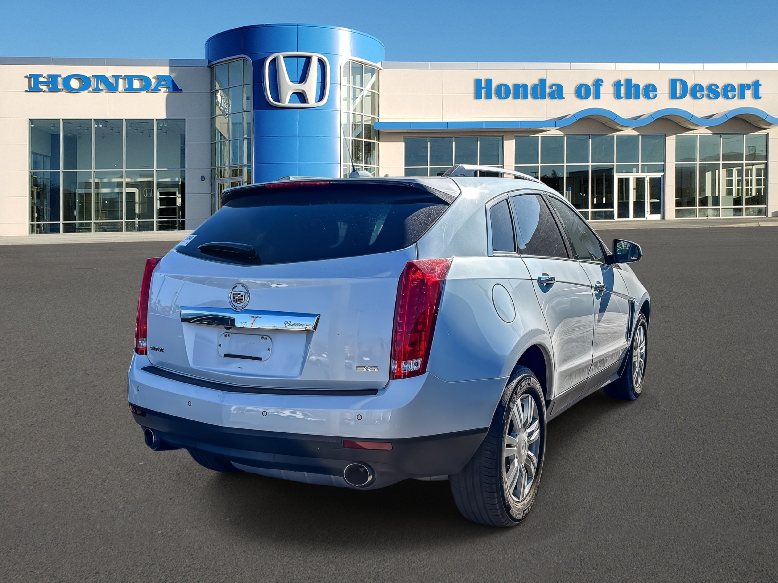 Used 2016 Cadillac SRX Luxury w/ Driver Awareness Package FWD image 7