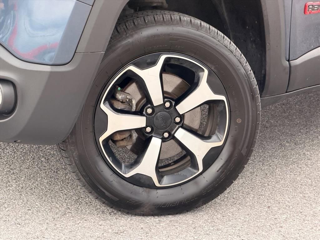 Used 2021 Jeep Renegade Trailhawk image 27