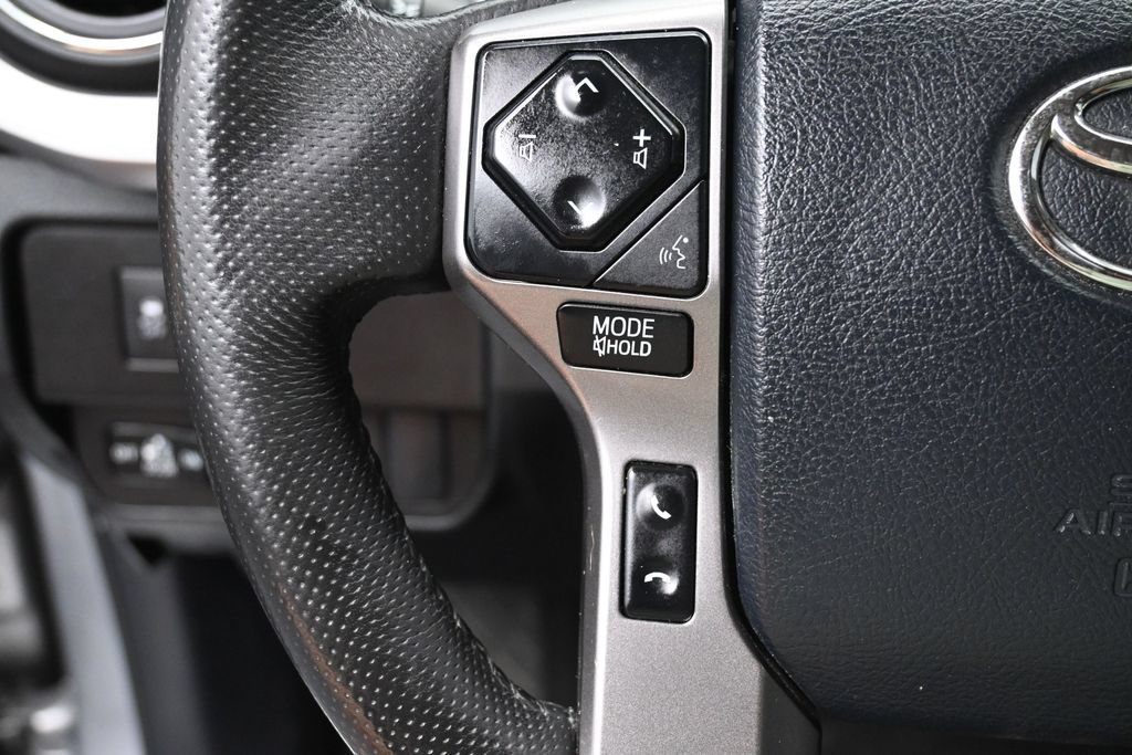 Used 2020 Toyota Tacoma SR5 RWD image 16