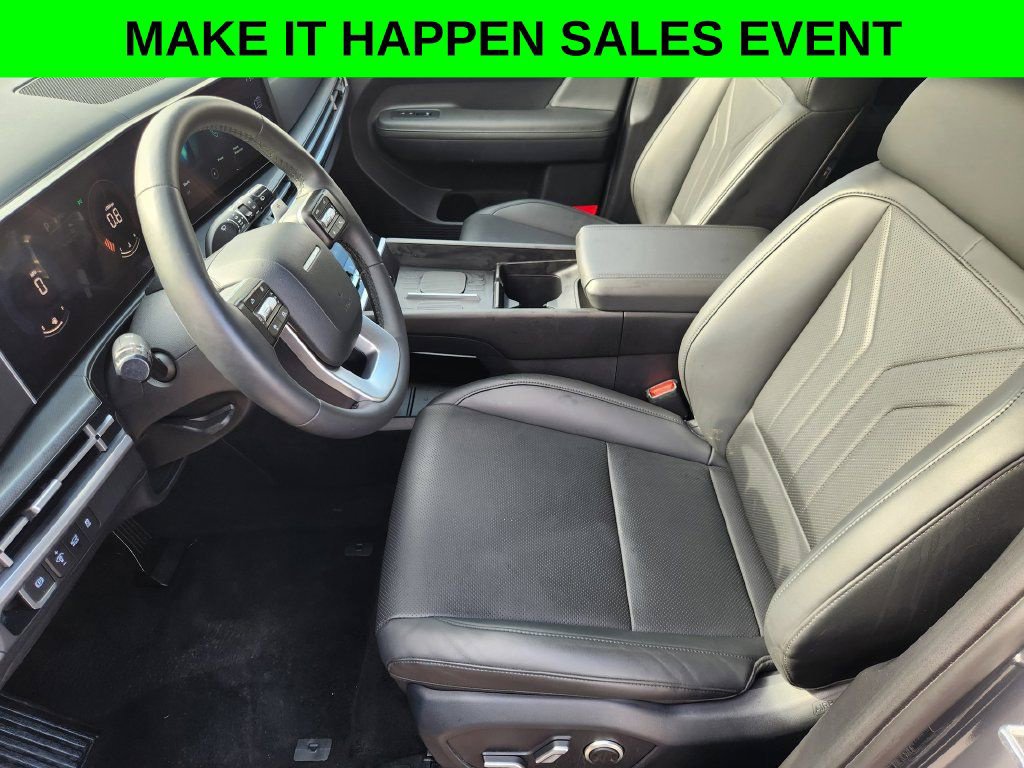 Used 2025 Hyundai Santa Fe SEL FWD image 9