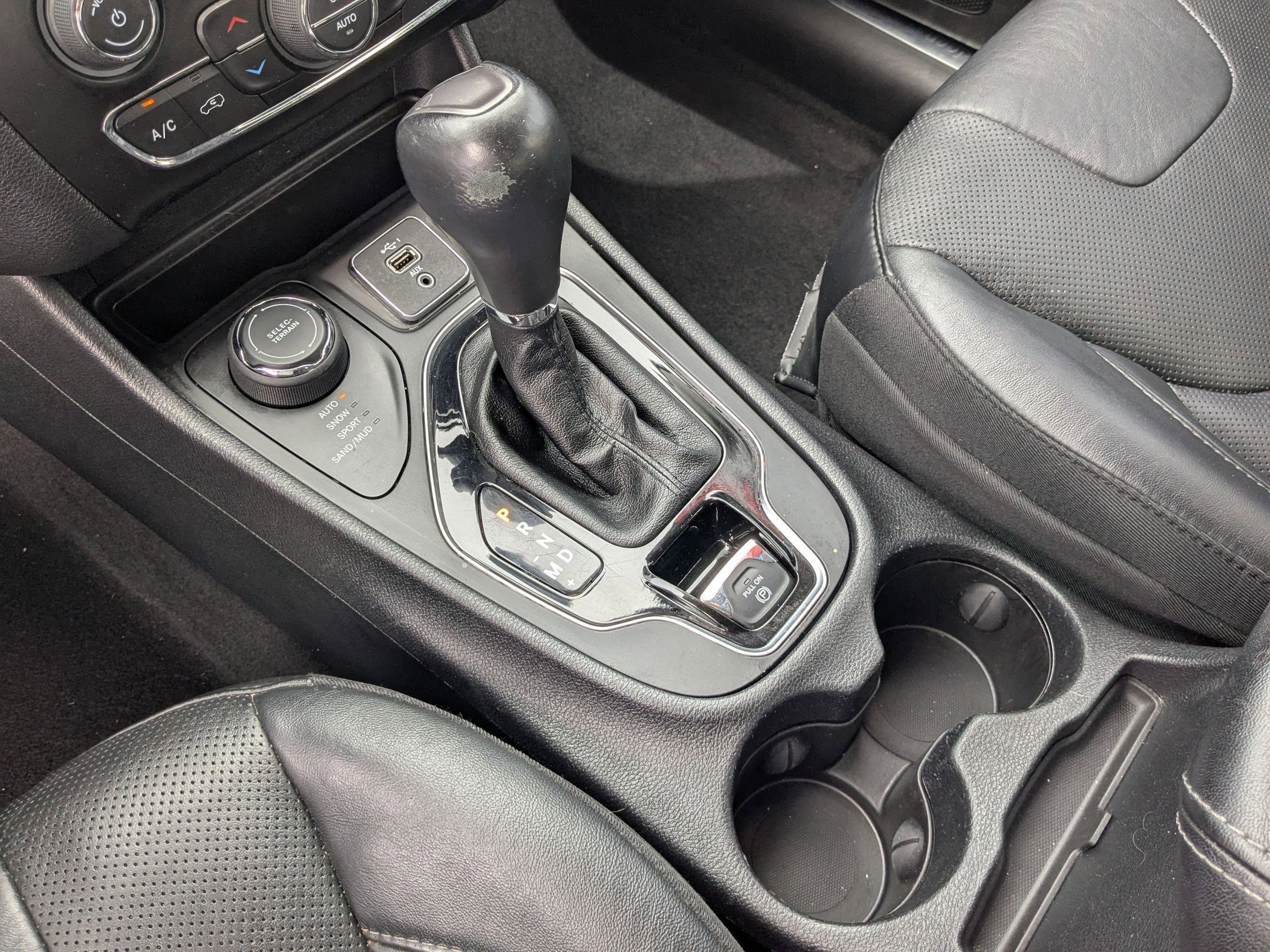 Used 2020 Jeep Cherokee Limited AWD/4WD image 23