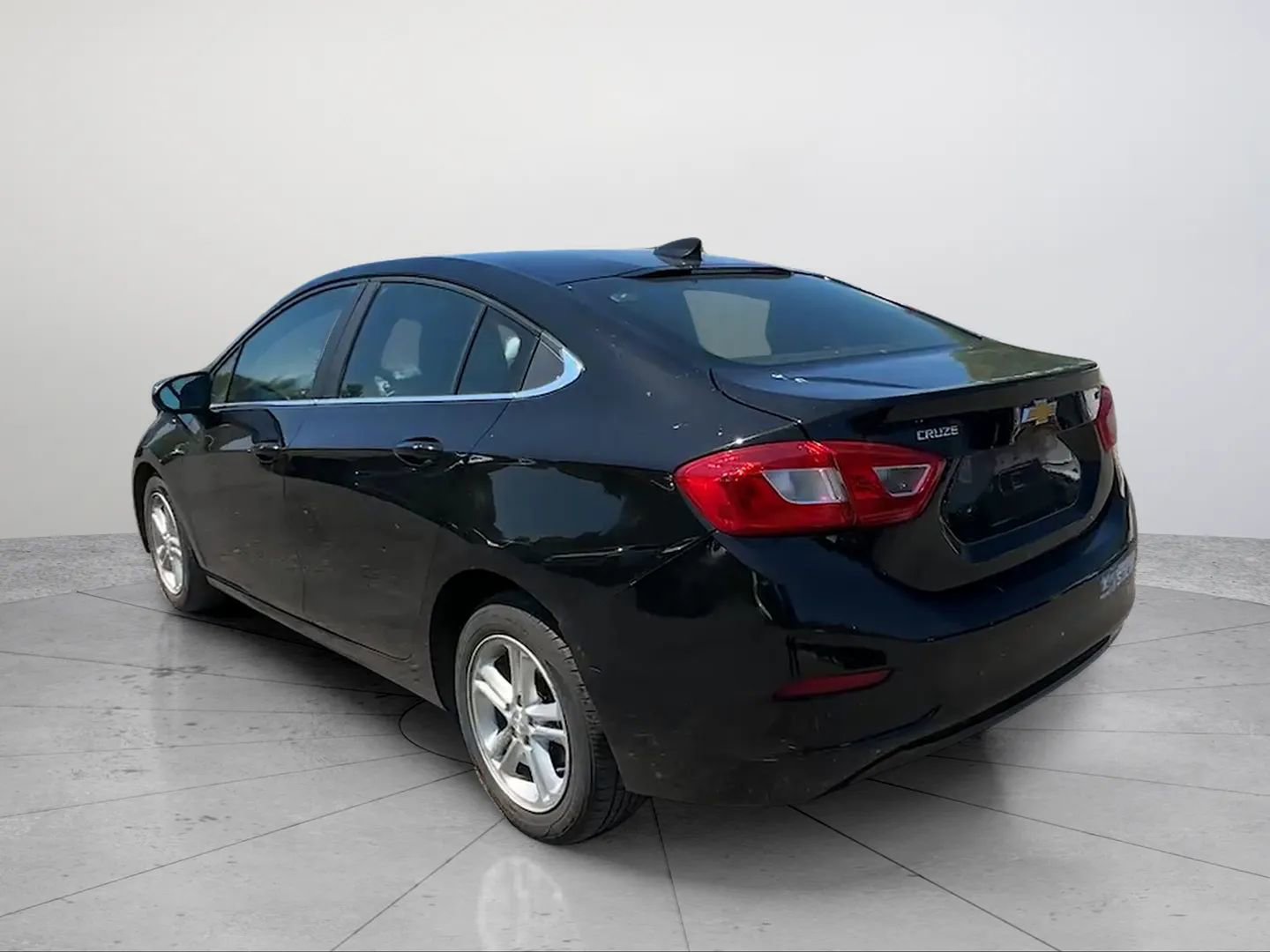 Used 2017 Chevrolet Cruze LT w/ Convenience Package FWD image 6