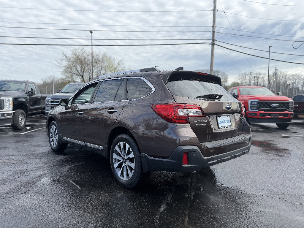 Used 2019 Subaru Outback 3.6R Touring image 4