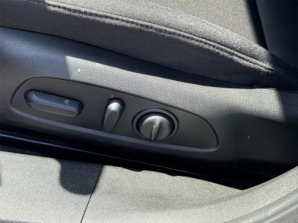 Used 2025 Chevrolet Malibu LT FWD image 32