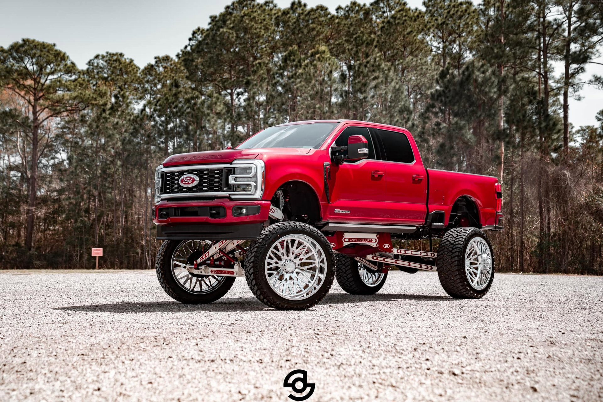 Used 2025 Ford F250 Platinum w/ FX4 Off-Road Package image 1