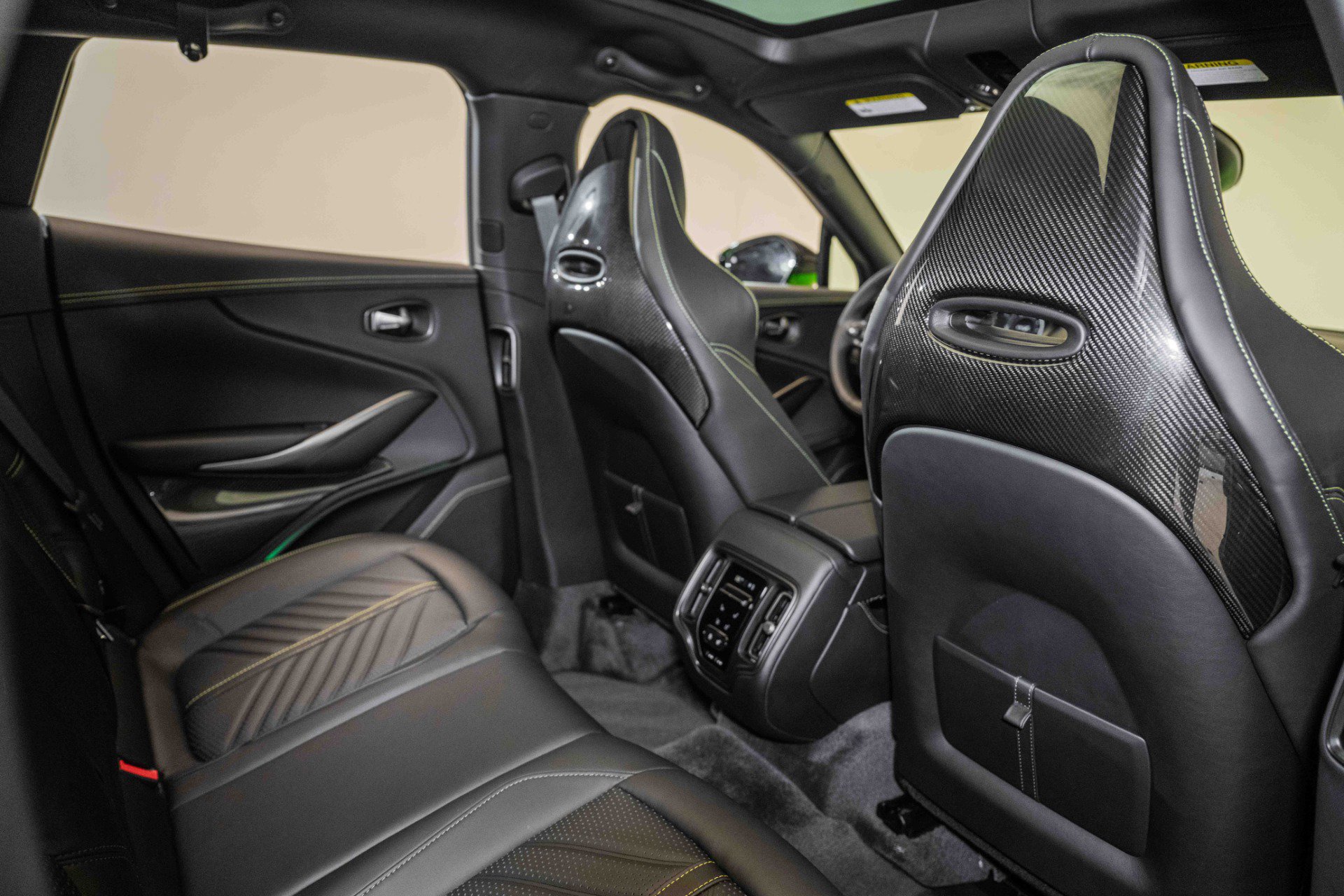 Used 2024 Aston Martin DBX 707 image 18