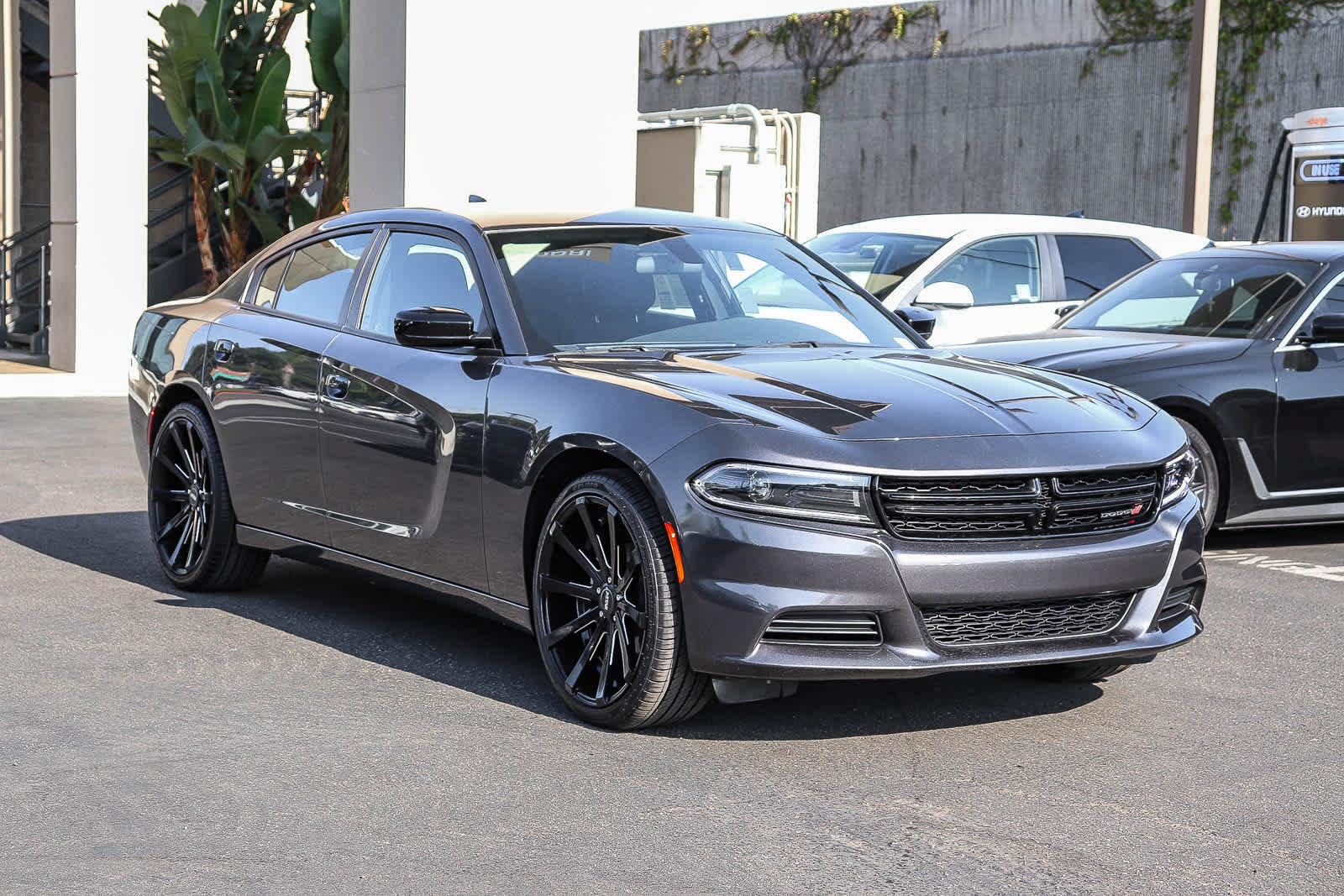 Used 2023 Dodge Charger SXT RWD image 3