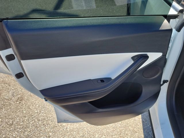 Used 2022 Tesla Model Y Performance image 9