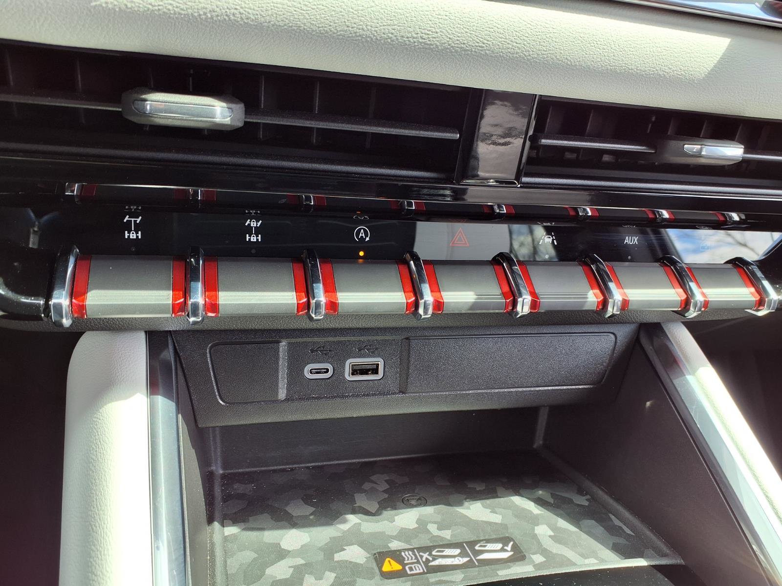 Used 2024 GMC Canyon AT4X image 10