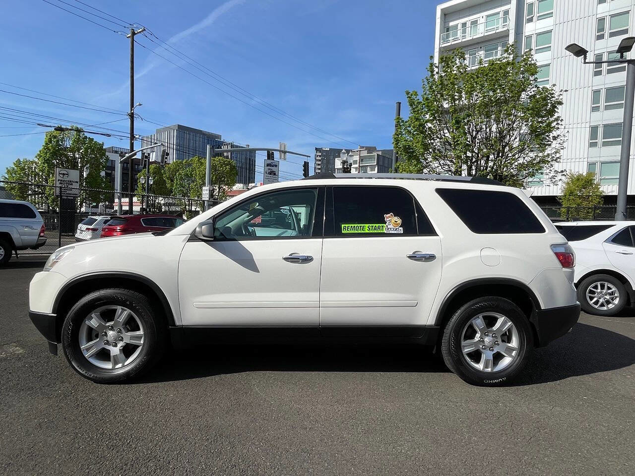 Used 2011 GMC Acadia SLE AWD/4WD image 9