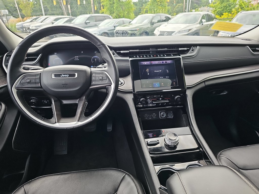 Used 2022 Jeep Grand Cherokee Limited AWD/4WD image 12