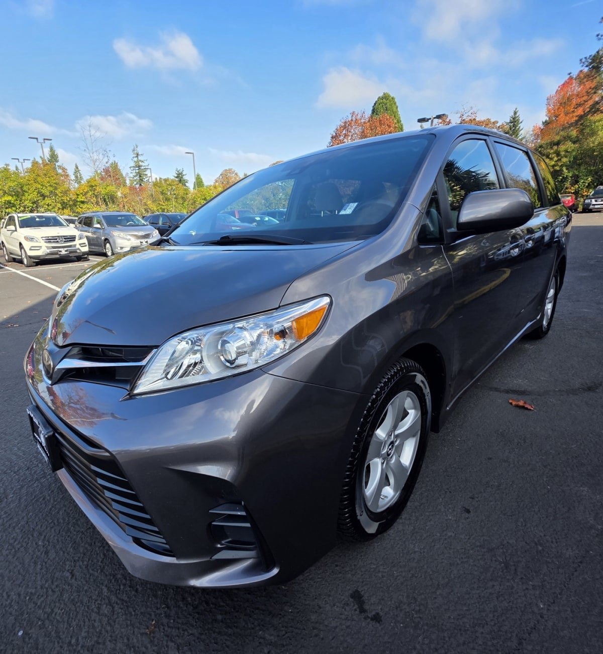 Used 2018 Toyota Sienna LE FWD image 4