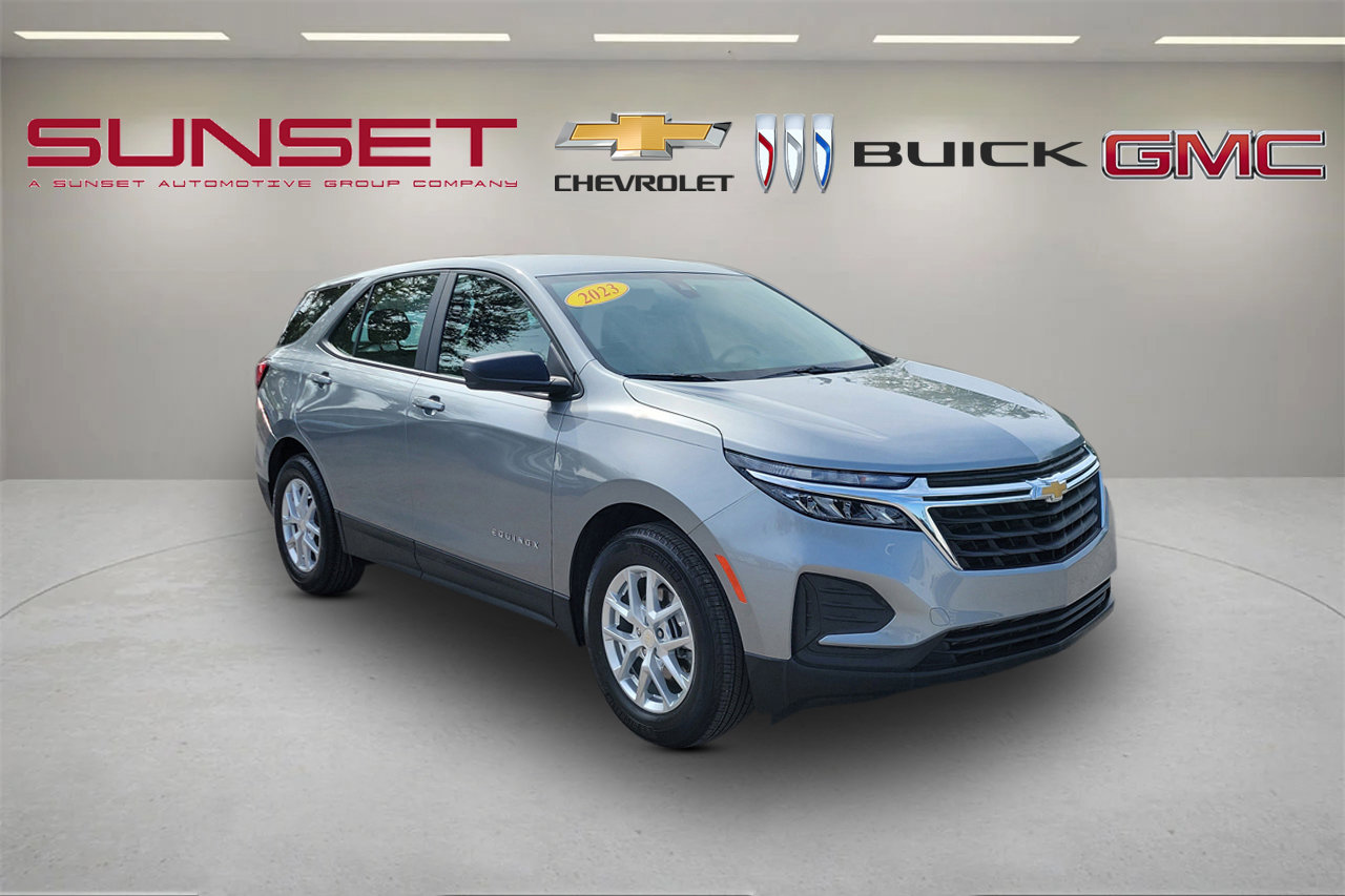 Certified 2023 Chevrolet Equinox LS image 1