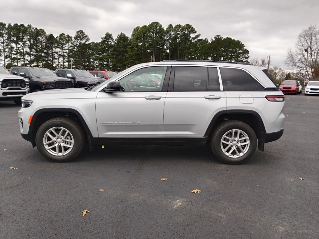 New 2025 Jeep Grand Cherokee Laredo X w/ Trailer Tow Package image 8