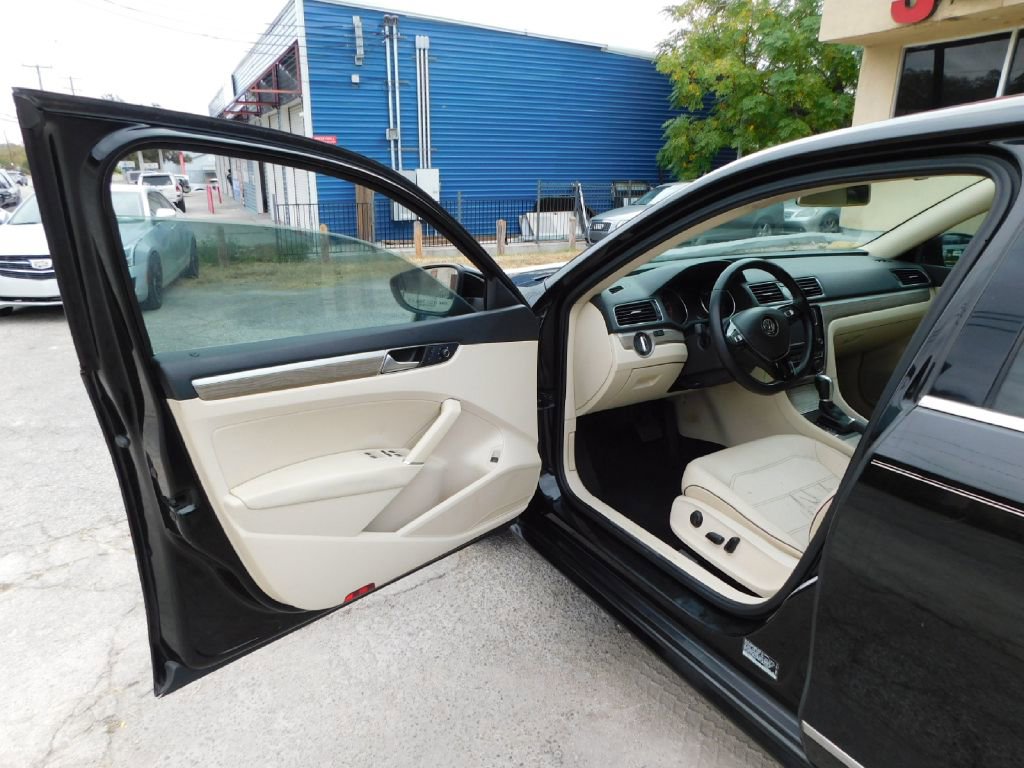 Used 2016 Volkswagen Passat 1.8T SE w/ Lighting Package (P06) image 19