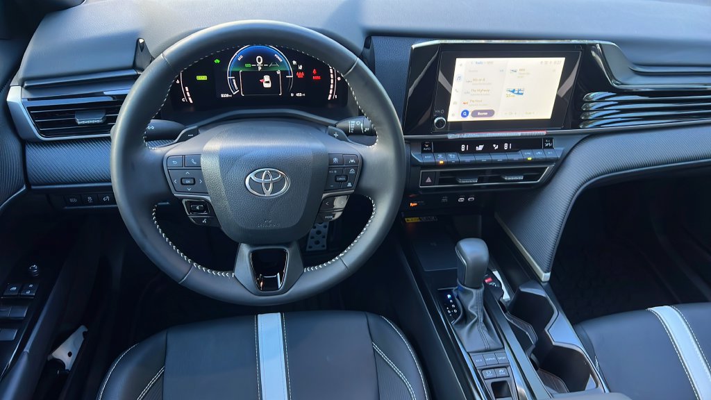 Certified 2026 Toyota Camry Hybrid FWD image 11