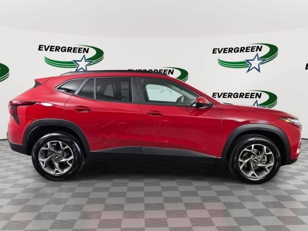 New 2026 Chevrolet Trax LT w/ Driver Confidence Package FWD image 6