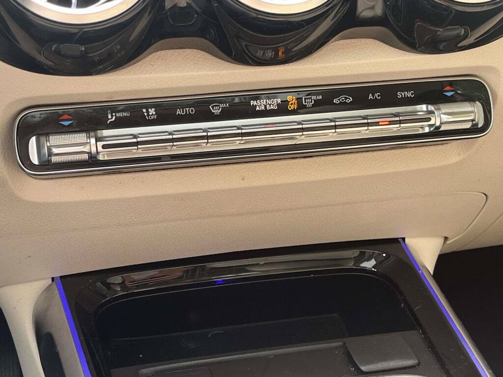 Certified 2023 Mercedes-Benz GLB 250 4MATIC w/ Premium Package image 27