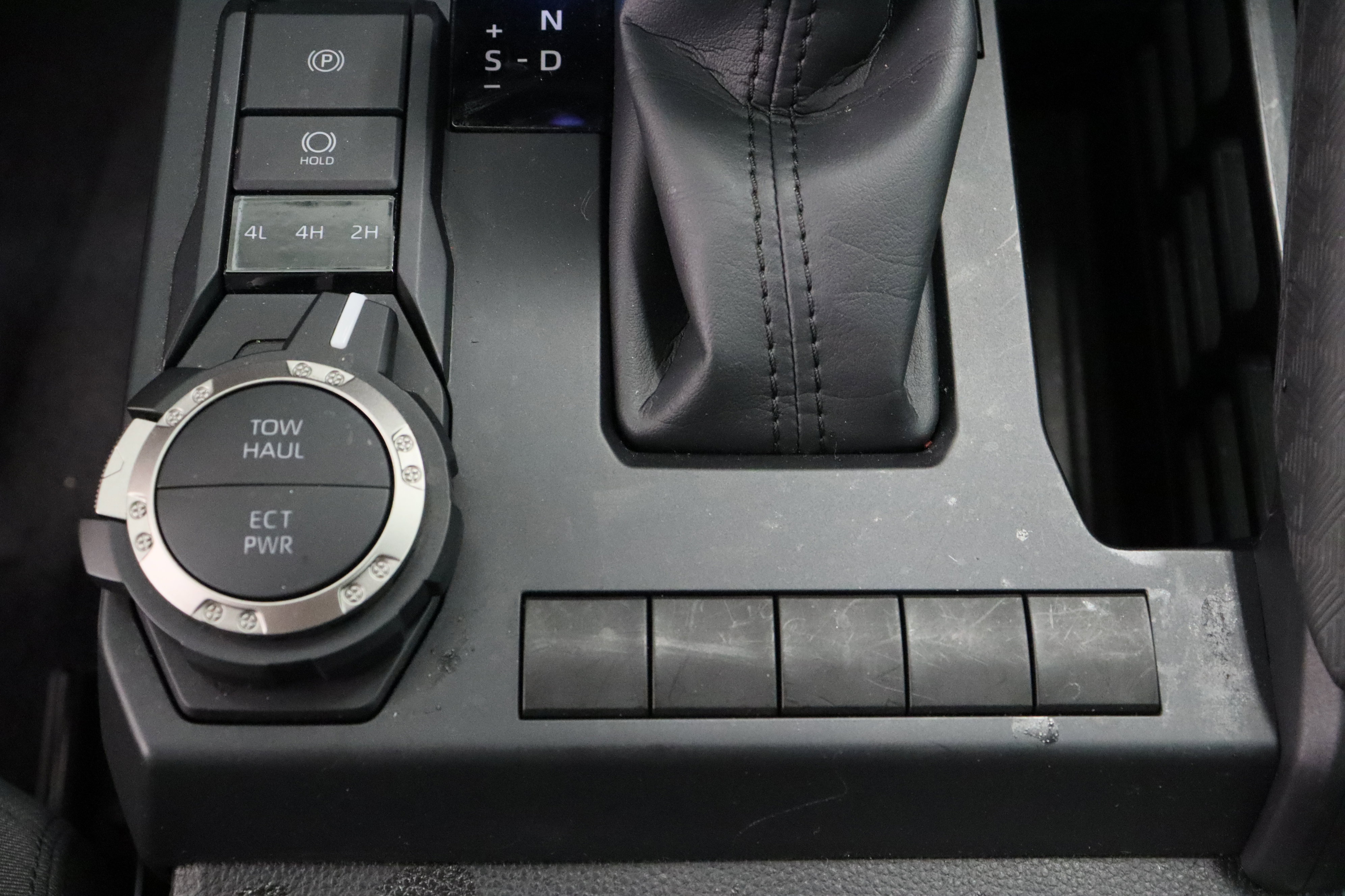 Used 2025 Toyota Tacoma SR5 AWD/4WD image 21