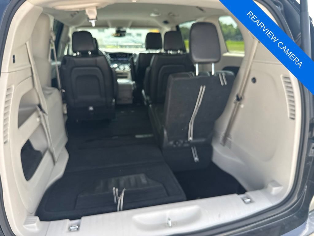 Used 2024 Chrysler Pacifica Touring-L FWD image 17