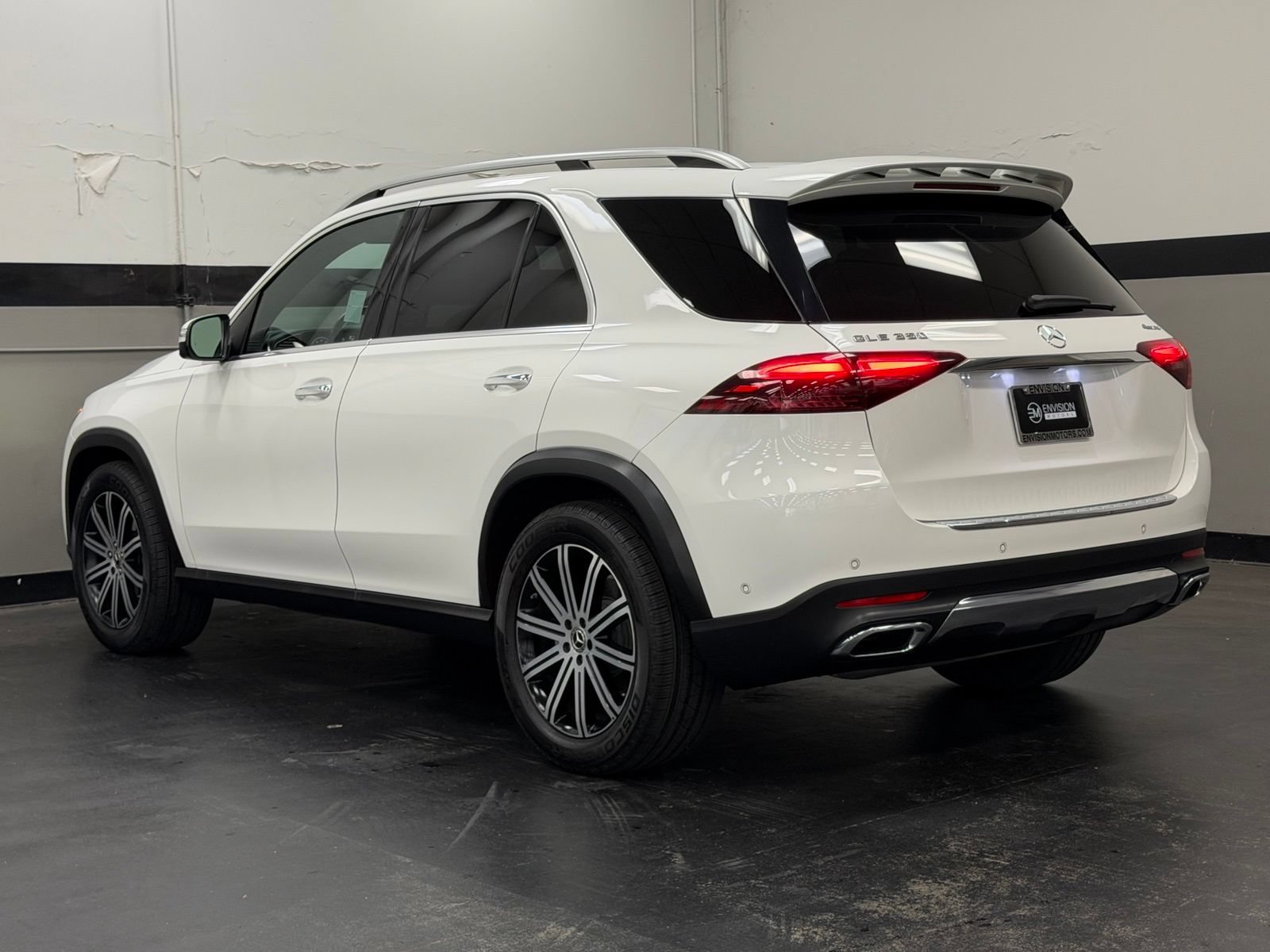 Used 2024 Mercedes-Benz GLE 350 4MATIC image 9