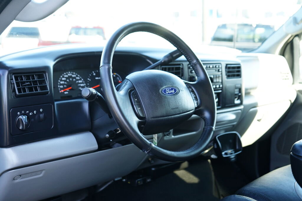 Used 2003 Ford F250 XLT image 12