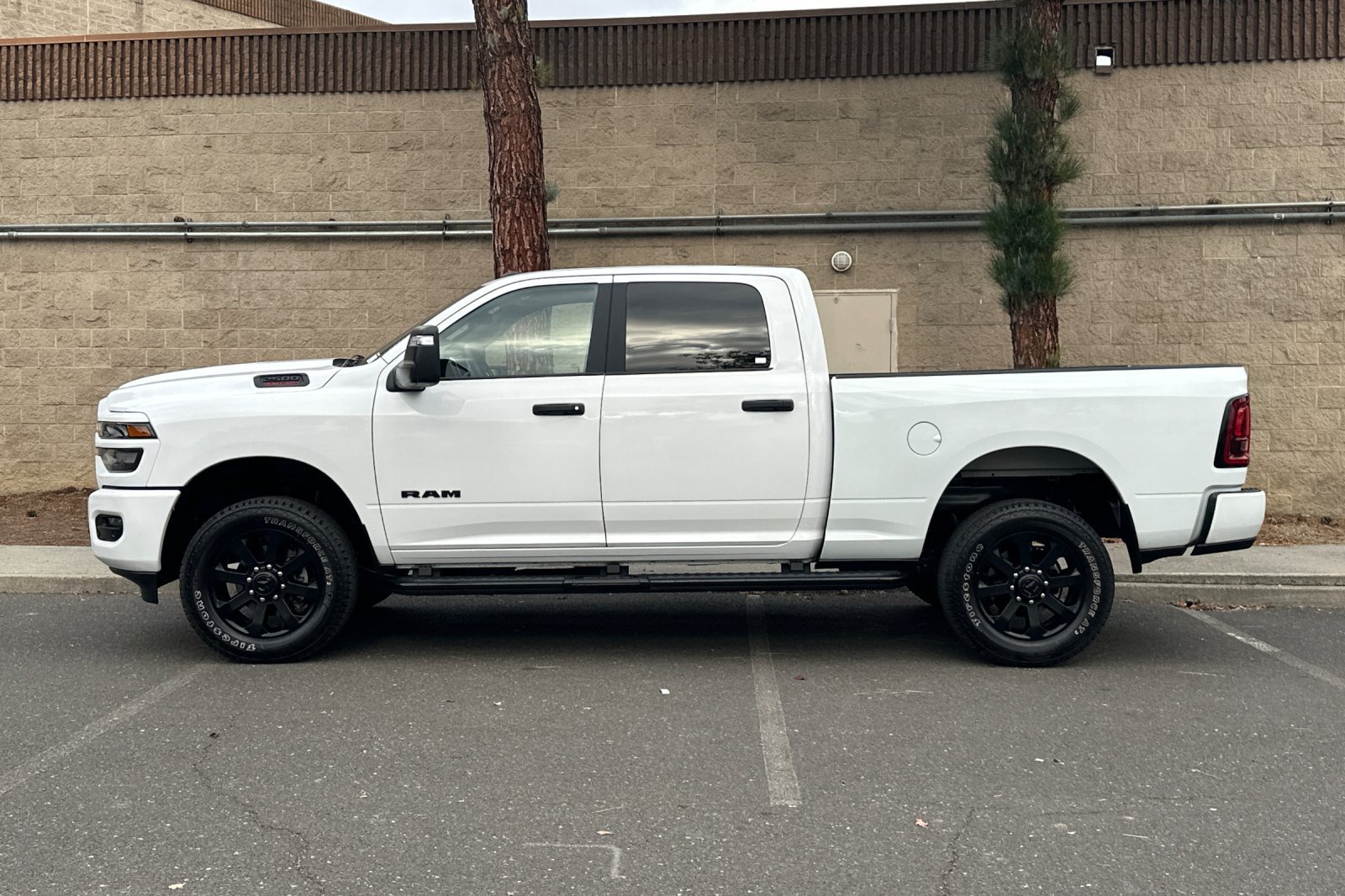 Used 2025 RAM 2500 Big Horn AWD/4WD image 6