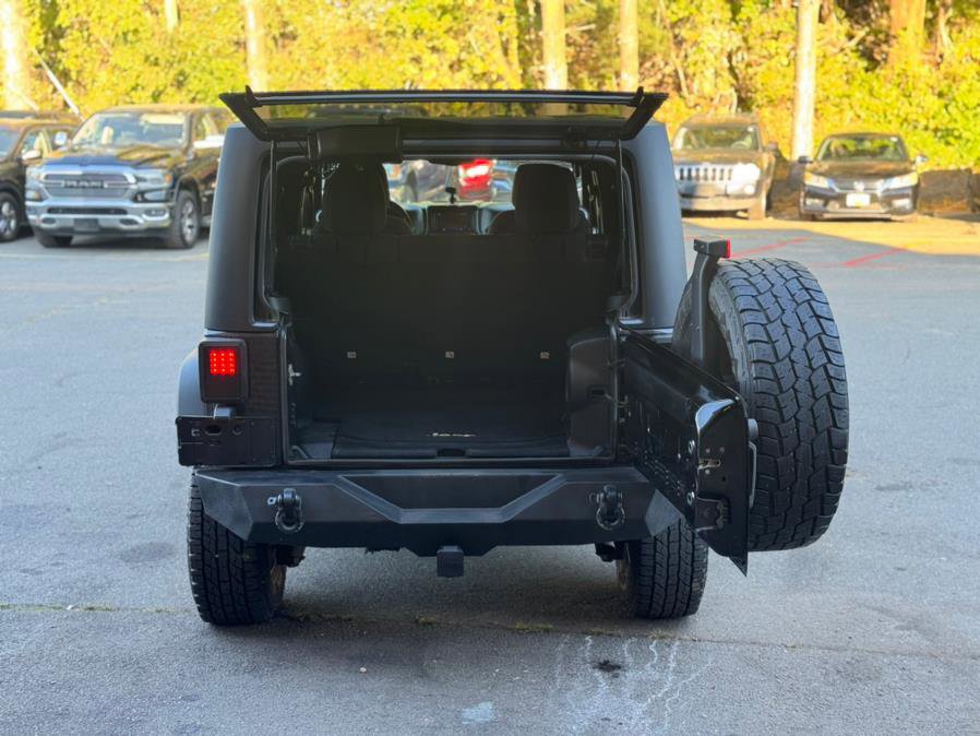 Used 2014 Jeep Wrangler Unlimited Rubicon image 6