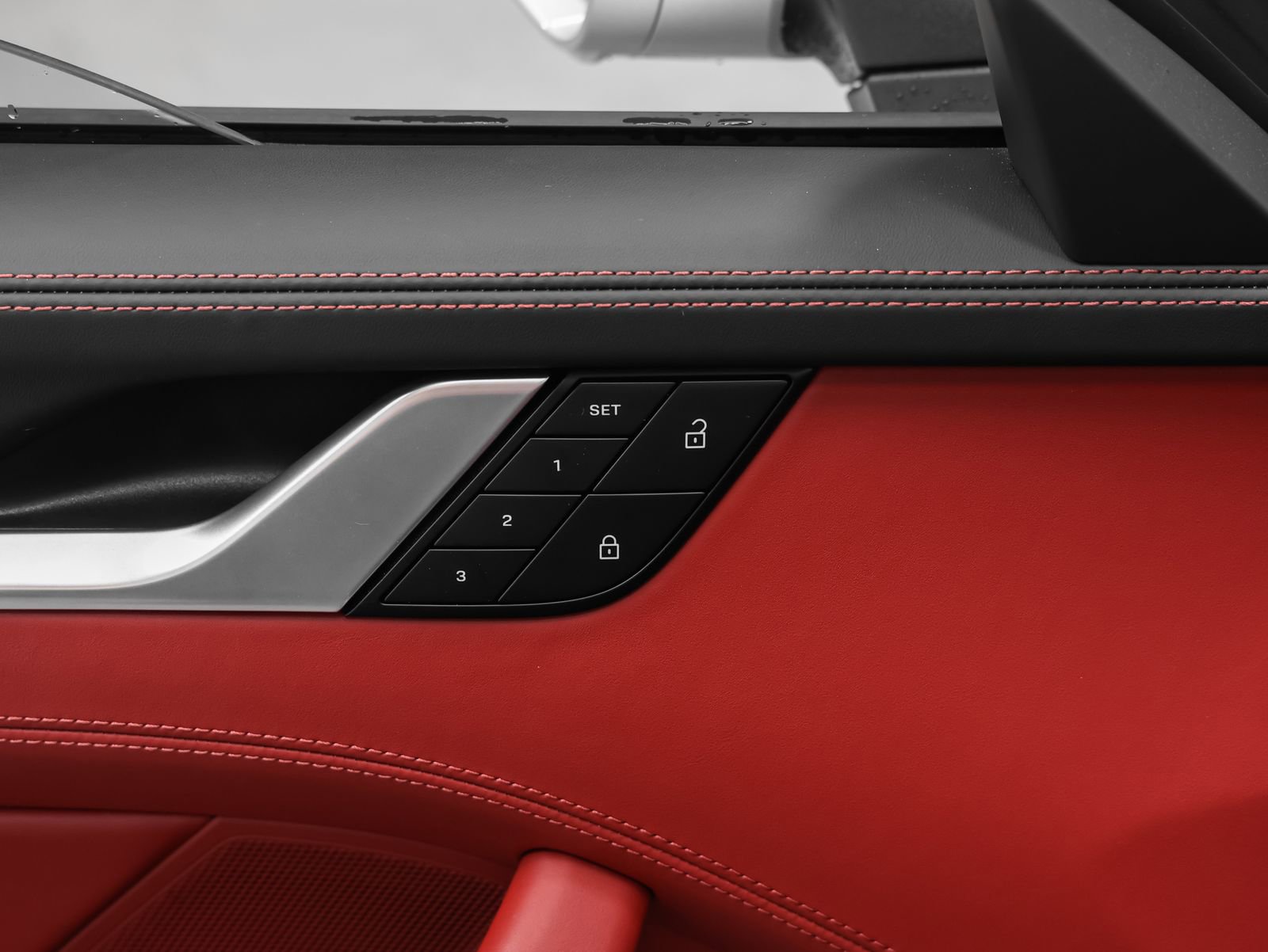 Certified 2024 Porsche 911 Carrera GTS RWD image 31