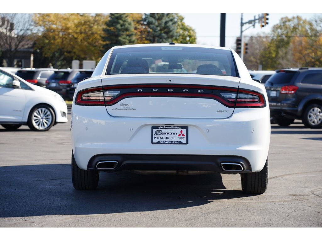 Used 2018 Dodge Charger SXT RWD image 4