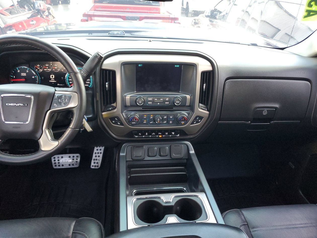 Used 2018 GMC Sierra 2500 Denali w/ Duramax Plus Package AWD/4WD image 14