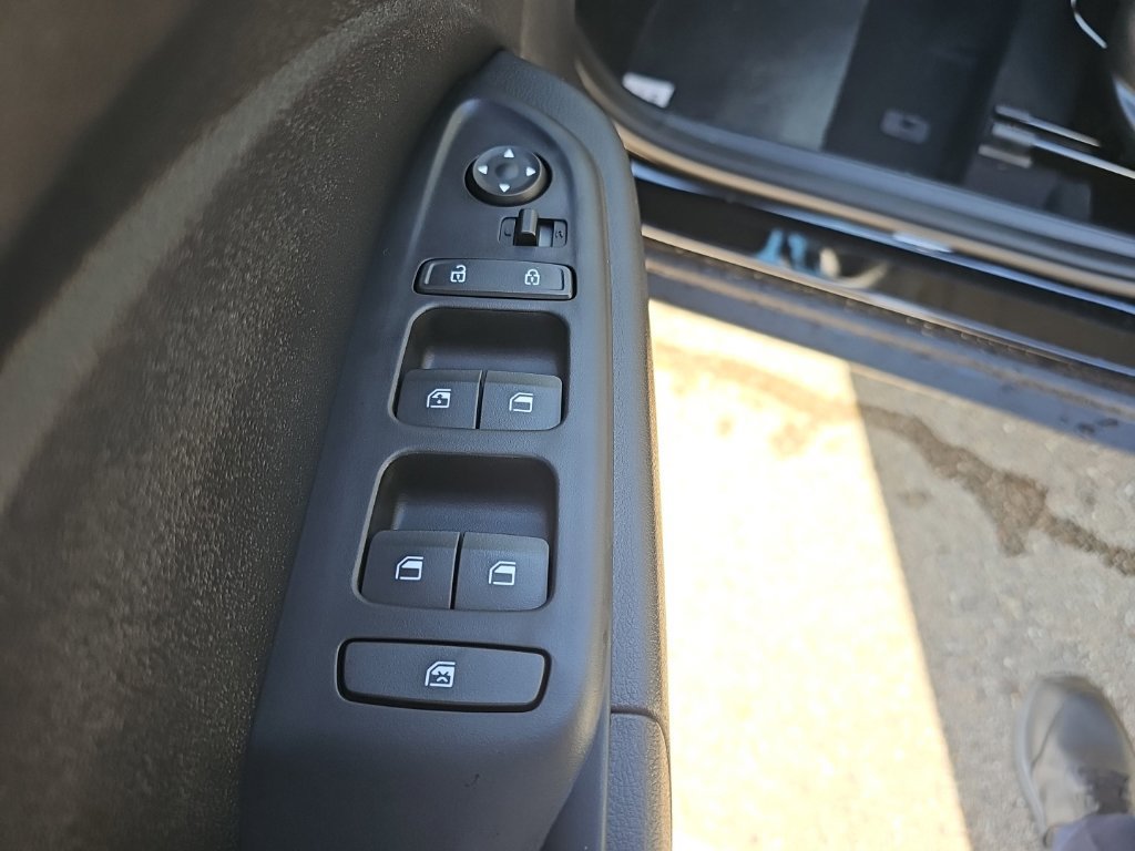 New 2026 Hyundai Venue SEL FWD image 12