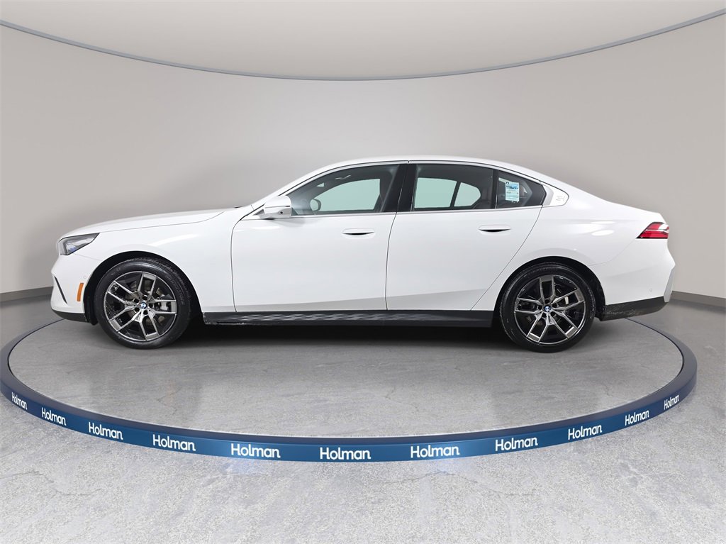 Used 2026 BMW 530i xDrive w/ Premium Package image 9