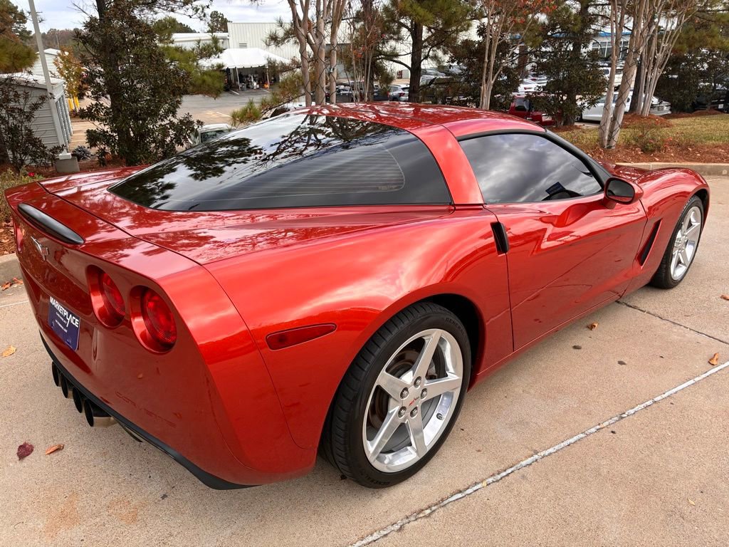 Used 2005 Chevrolet Corvette Coupe w/ Preferred Equipment Group RWD image 5