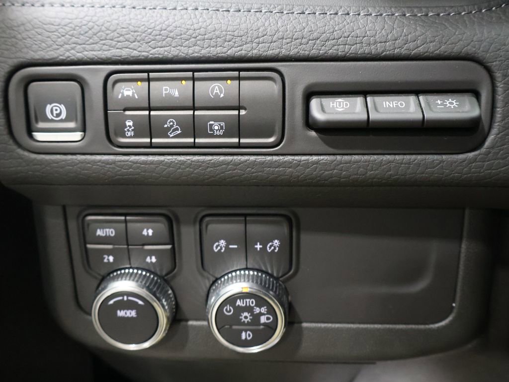 Used 2024 GMC Yukon Denali image 34